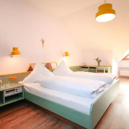 فندق Hotel-gasthof Zum Bach نيوكيرتشن بيم هيليغين بلوت