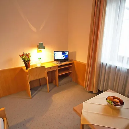 Hotel-gasthof Zum Bach ホテル ノイキルヒェン・バイム・ハイリゲン・ブルート