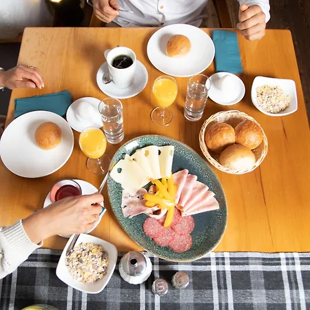 ホテル Hotel-gasthof Zum Bach 3*