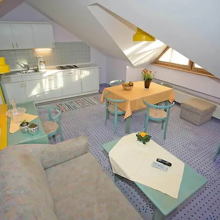 Hotel-gasthof Zum Bach ホテル ノイキルヒェン・バイム・ハイリゲン・ブルート