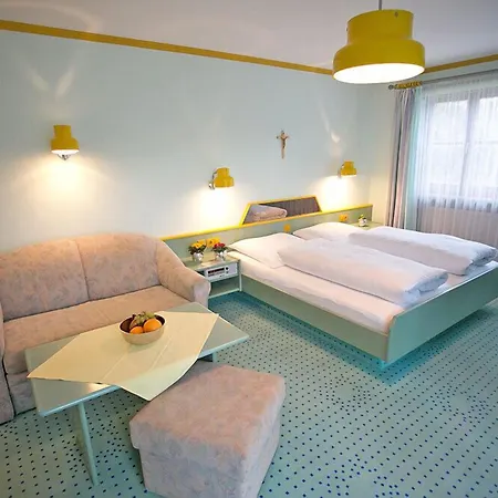 Hotel-gasthof Zum Bach ホテル