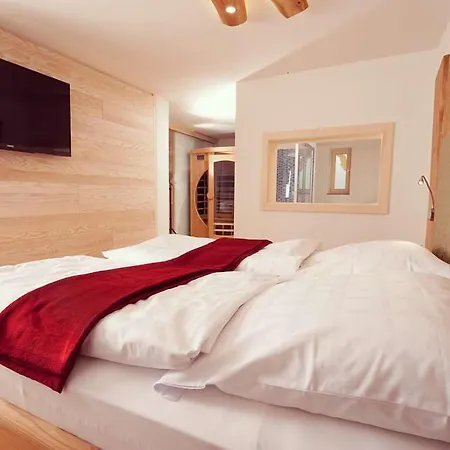ホテル Hotel-gasthof Zum Bach 3*