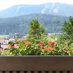 Hotel-gasthof Zum Bach فندق نيوكيرتشن بيم هيليغين بلوت