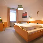 فندق Hotel-gasthof Zum Bach 3*