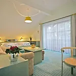 فندق Hotel-gasthof Zum Bach نيوكيرتشن بيم هيليغين بلوت