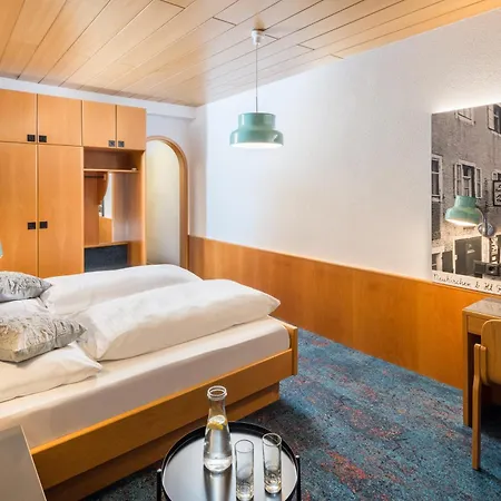מלון Hotel-gasthof Zum Bach