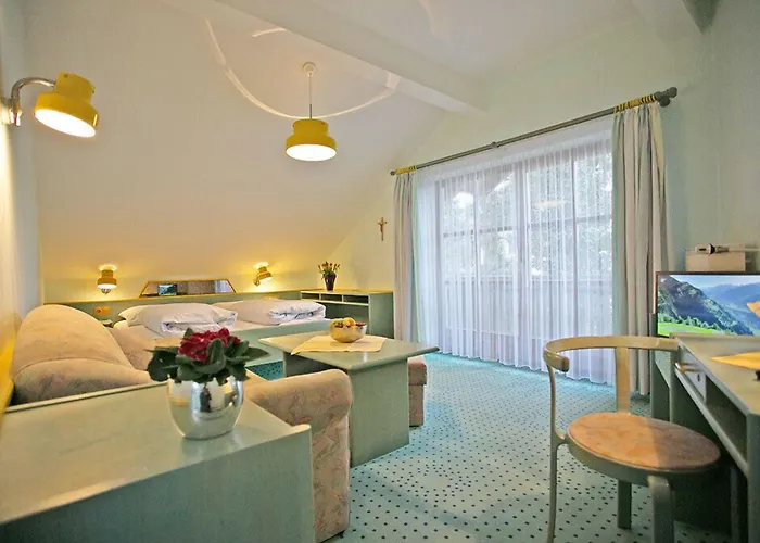 Hotel Hotel-gasthof Zum Bach Neukirchen beim Heiligen Blut